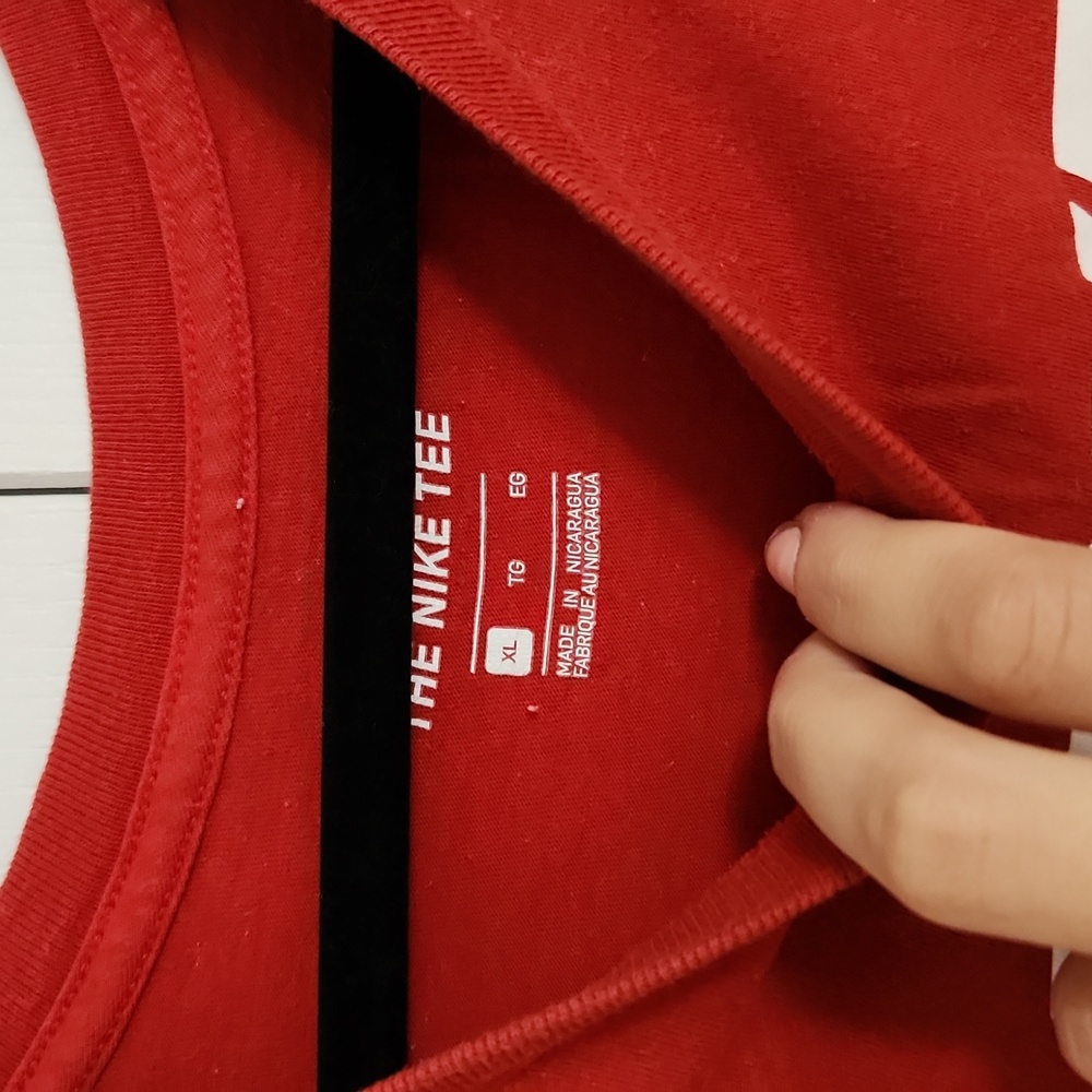 Nike Tee - Picture 2 of 3